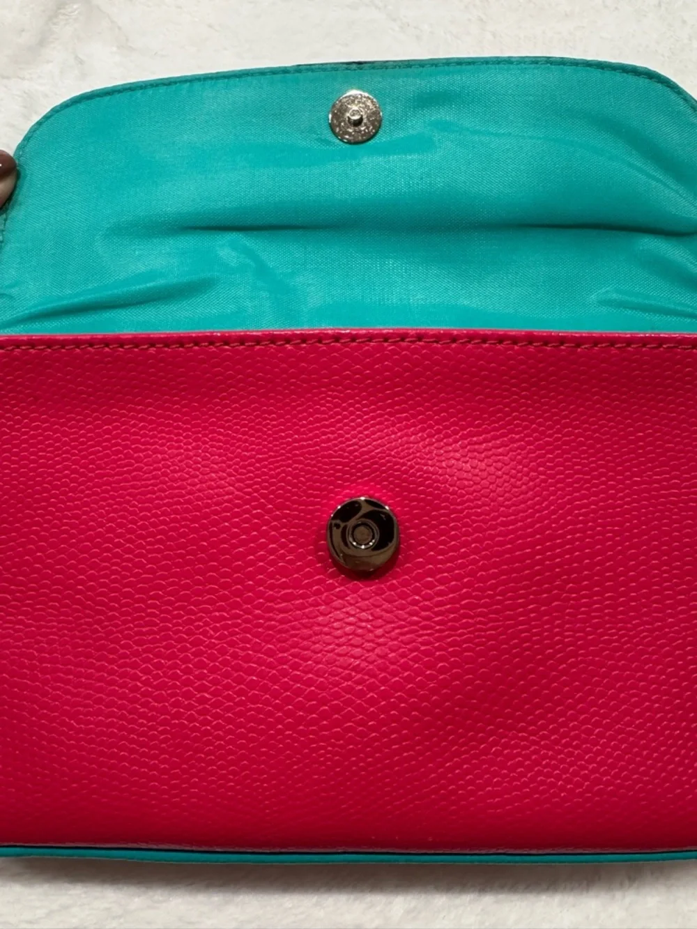 Baekgaard‎ Pink Faux Lizard Skin Wristlet Clutch Teal Interior Magnetic Snap